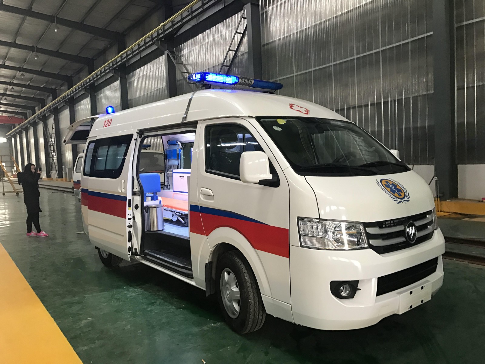 洛隆县救护车转院